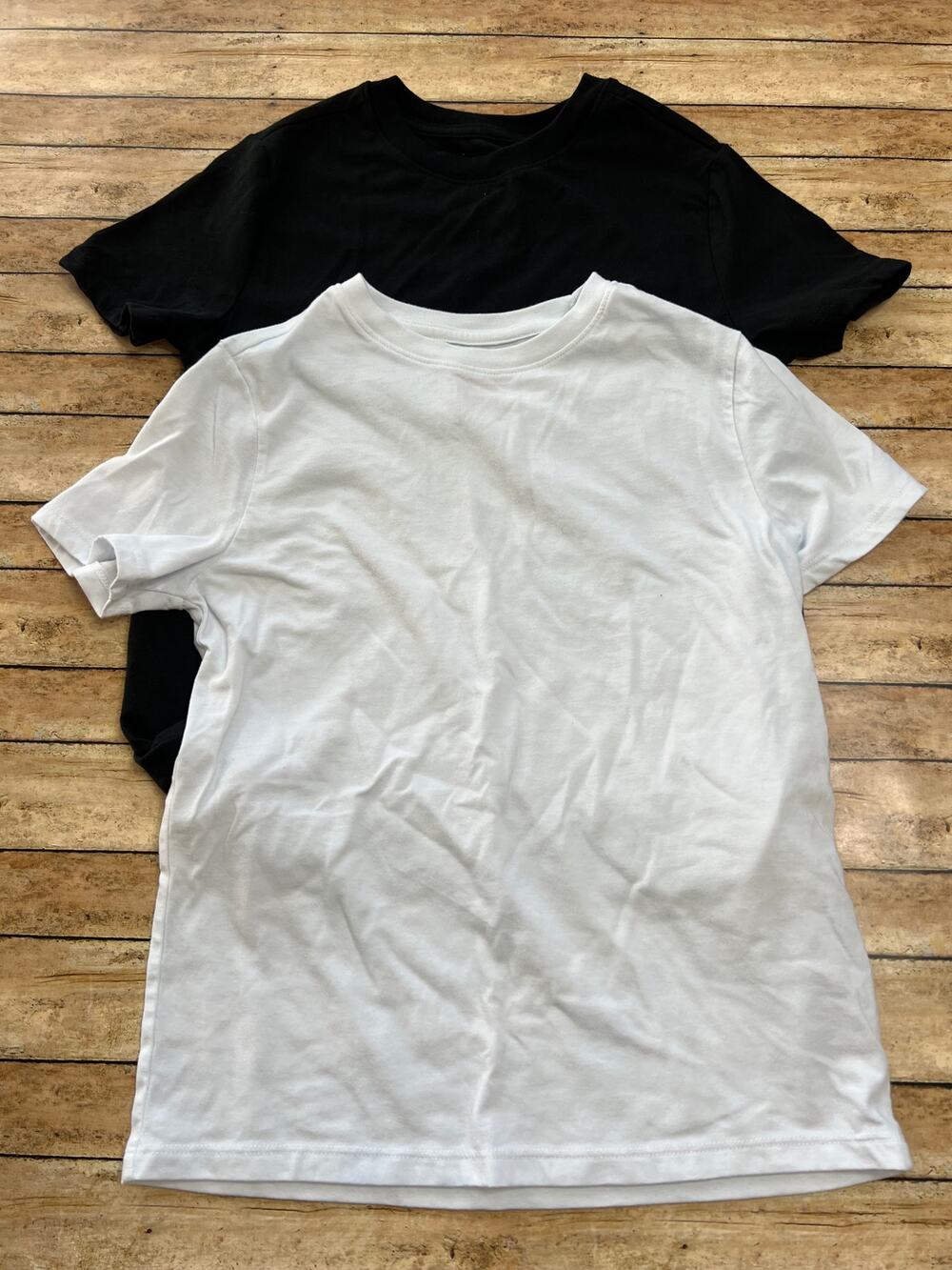 Cat & Jack Black & White T-shirt Bundle Medium (8)